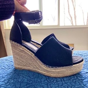 Steve Madden black wedge sandal